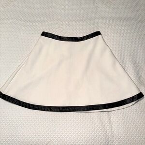 Vtg BANANA REPUBLIC Off-white Circle Skirt Faux Leather Trim